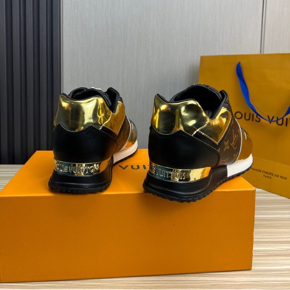 Fair Used Men Size 9 (Euro Sz 42) Louis Vuitton Run Away Sneakers Monogram Logo - Picture 5 of 16